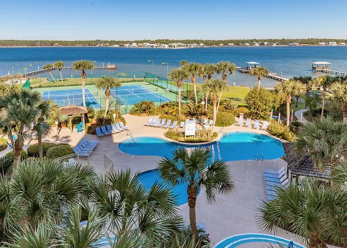 Surf & Racquet Club #207a *
