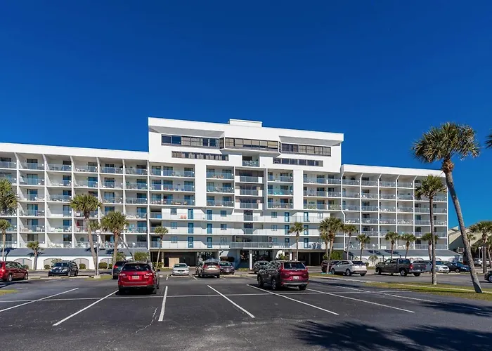 Surf & Racquet Club #207a *