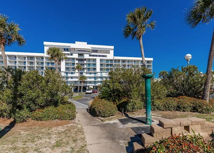 Surf & Racquet Club #207a *