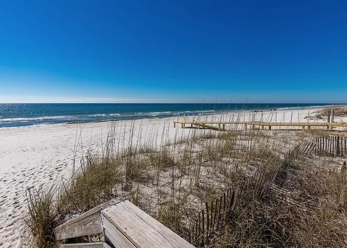 Surf & Racquet Club #207a *